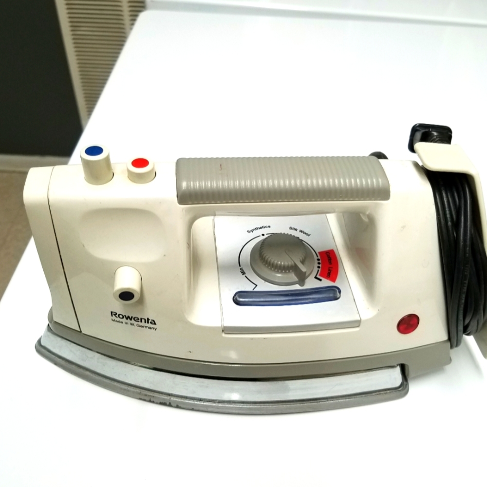 ROWENTA DA-15.1 BEIGE WIRED 120V AC 1200W PRECISION STEAM IRON WITH BURST & MIST